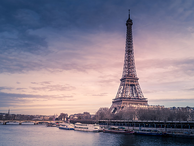 Couverture carte virtuelle Paris Seine en journée