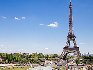 Couverture carte virtuelle Paris en journée